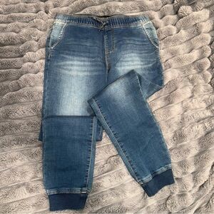 Joe's Jeans Relaxed Fit in Faded Blue